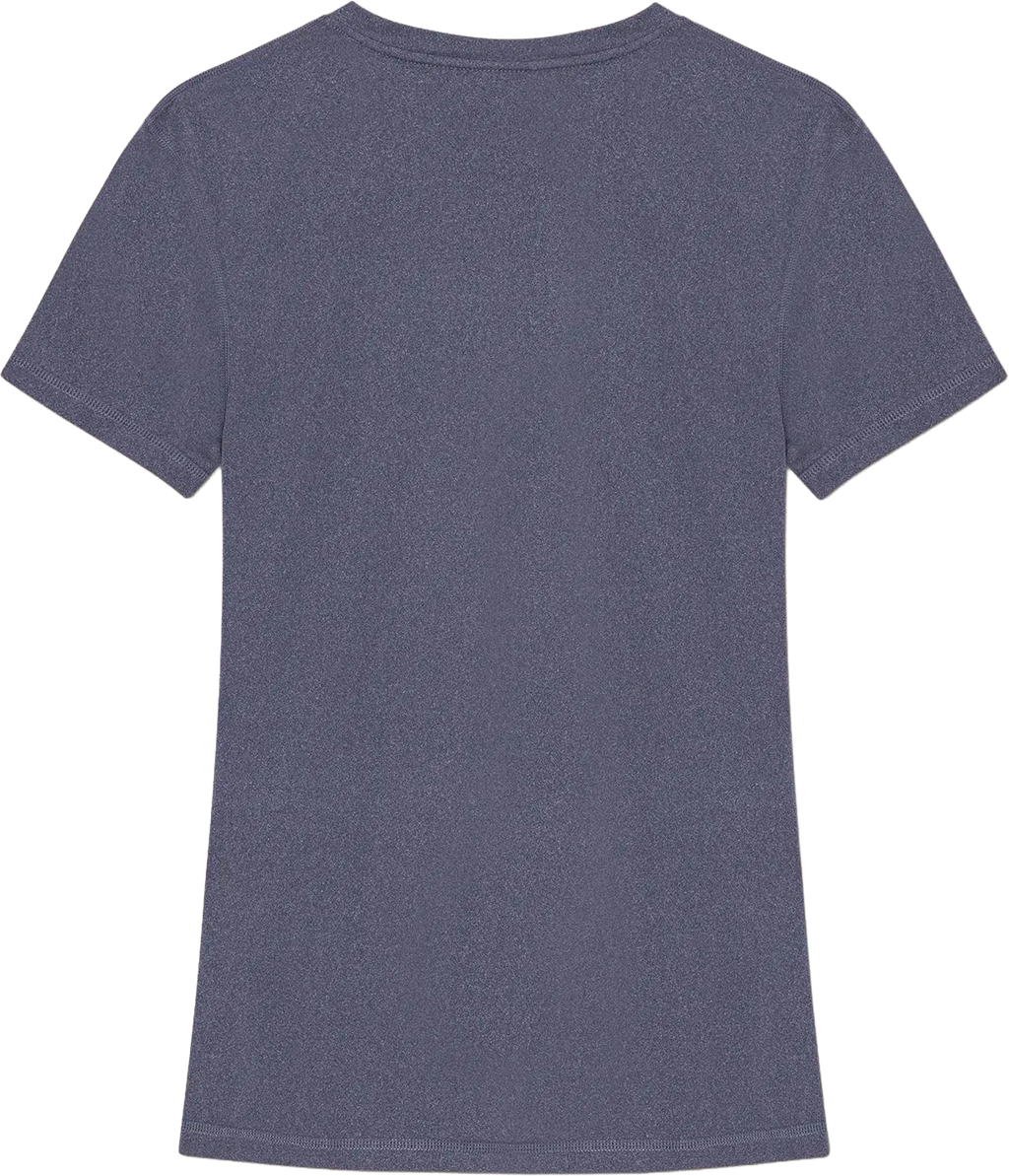 Ryggen af re do® Movement T-shirt i #Thunder Blue, modellen Alma