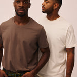 Mænd iført t-shirts fra re do® 