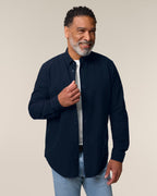 POPLIN SHIRT på model forfra #navy blue