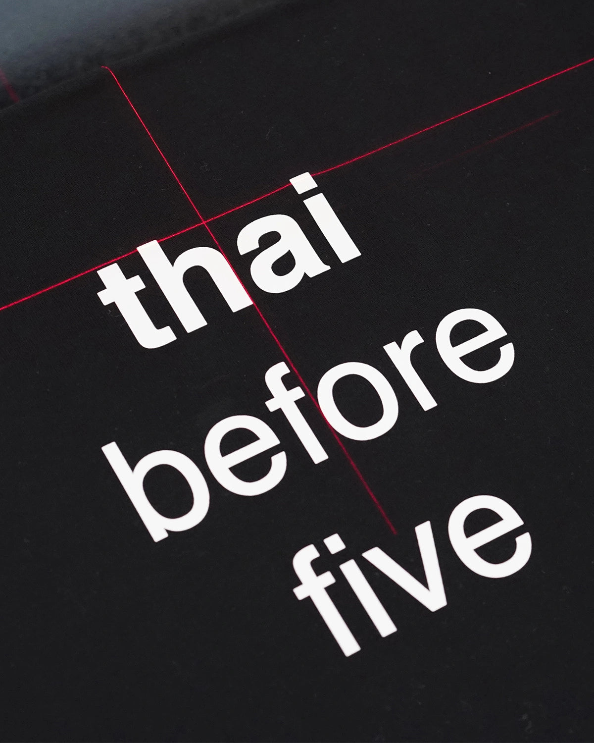 Bomuld T-shirt med tryk, Firmatøj med logo, uniform fra re do® i sort, collab med Wokshop