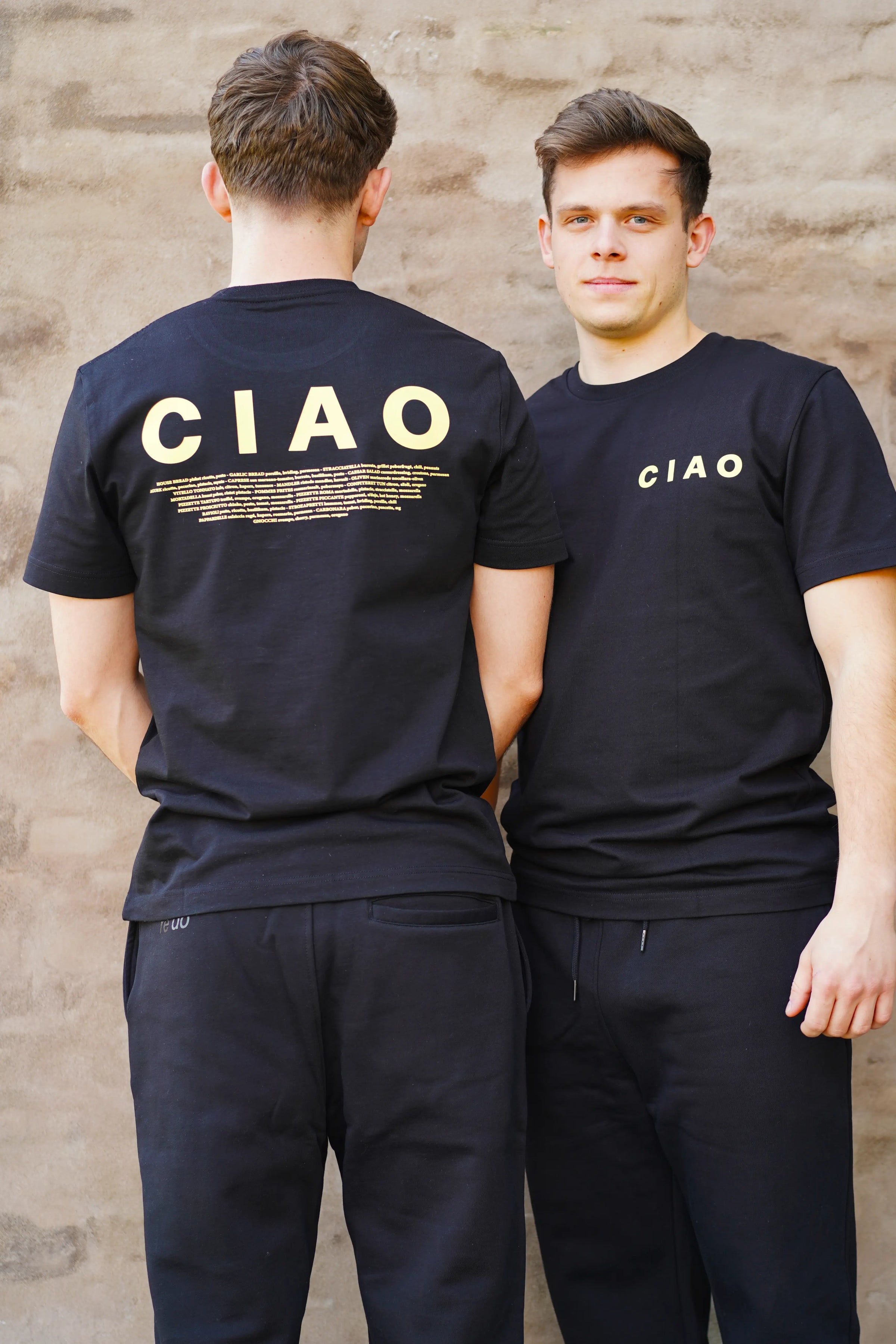 Bomuld T-shirt med tryk, Firmatøj med logo fra re do® i sort, collab med CIAO