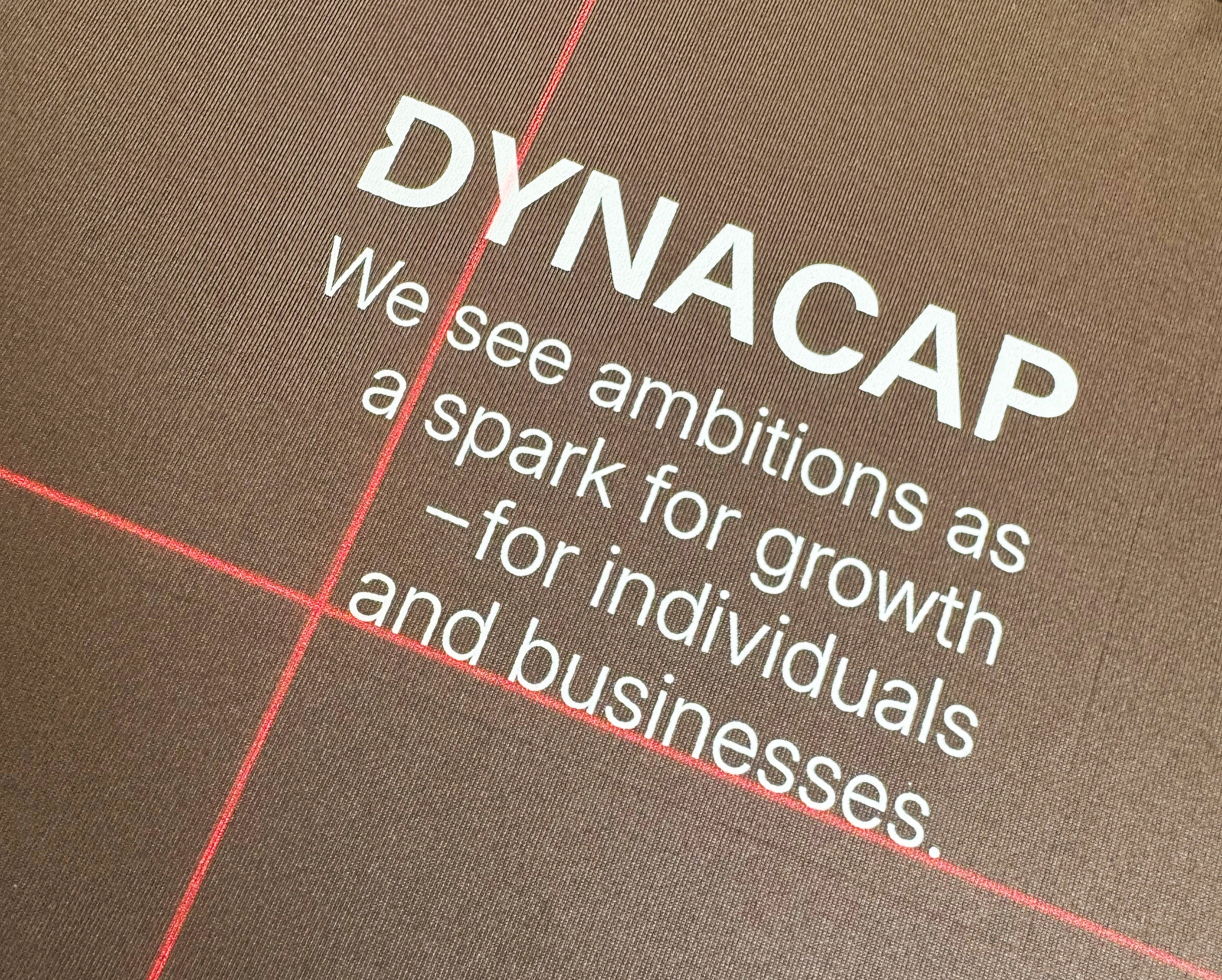 re do® tøj med logo. Firmatøj med tryk. Tryk på t-shirts. 